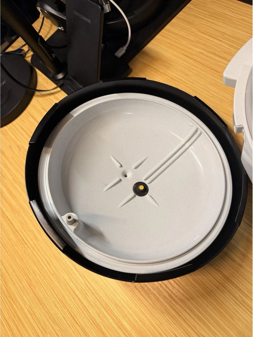 Nordic Ware 2.5 Qt Microwave Oven Tender Pressure Cooker
